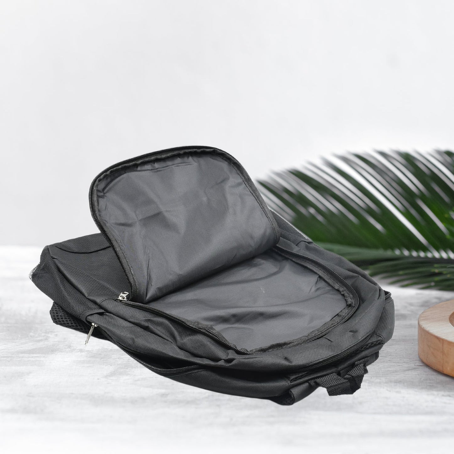 Slim, Durable Water-Resistant Unisex Laptop Backpack ��� Colle