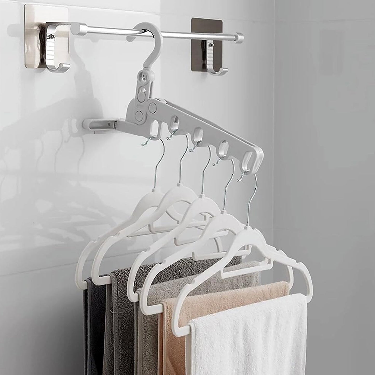5-Hole Foldable Clothes Hanger ��� Robust, Space-Saving Trave