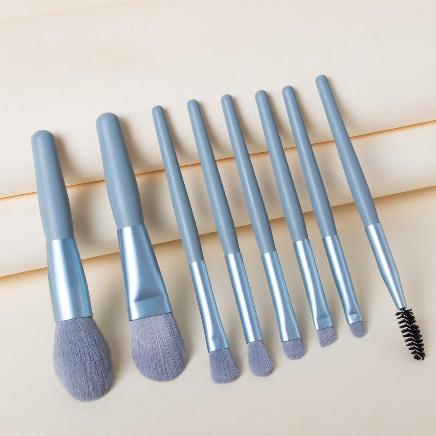 8-Piece Mini Makeup Brush Kit ��� Portable Premium Synthetic Set with Case (Mix C