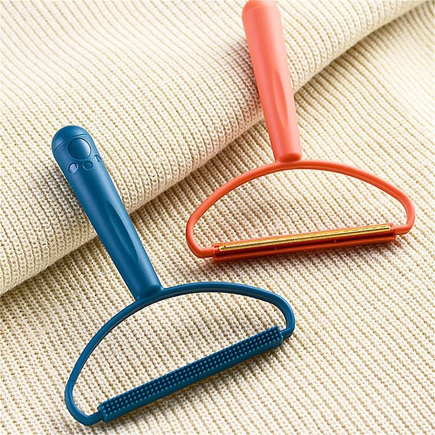 2-in-1 Portable Lint Remover ��� Long-Handle Brush & Sticky Roller for Clothes, Furniture & Carpets