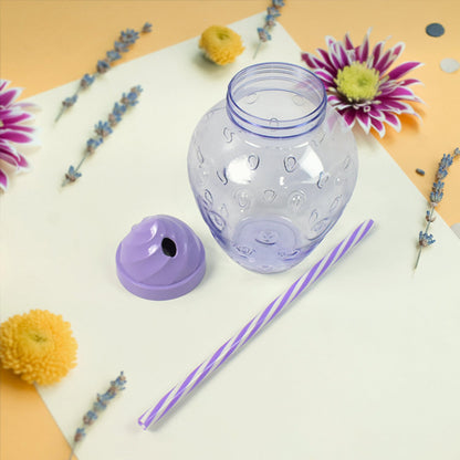 Single Plastic Drinking Cup ��� Durable, Lightweight, and Easy to Use