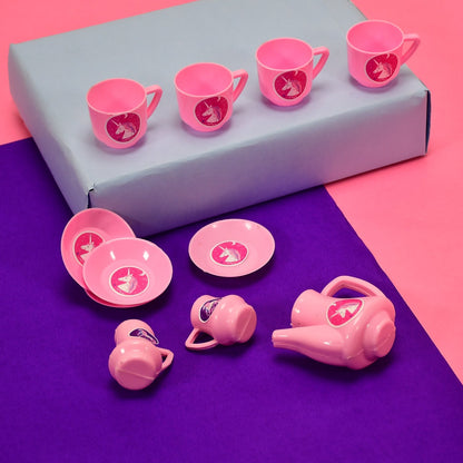 Kids��� plastic tea set with colorful acces