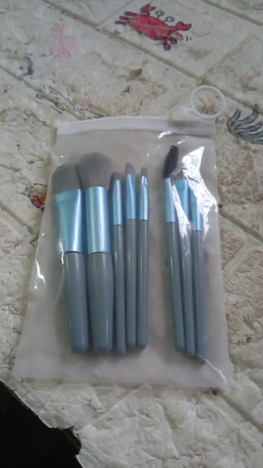 8-Piece Mini Makeup Brush Kit ��� Portable Premium Synthetic Set with Case (Mix C