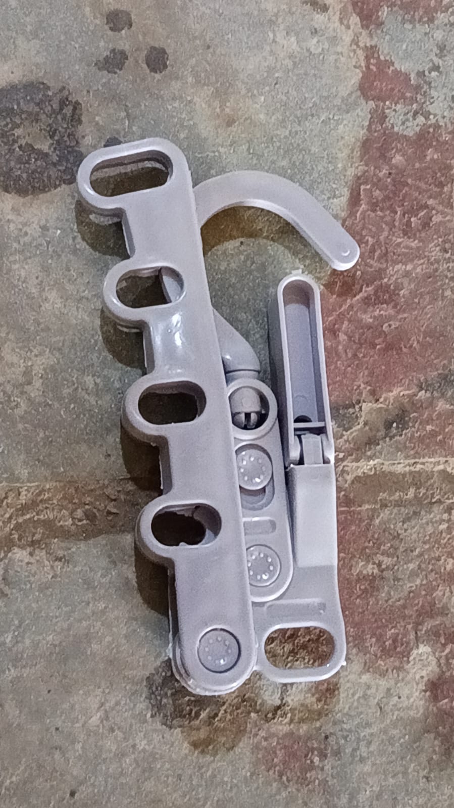 5-Hole Foldable Clothes Hanger ��� Robust, Space-Saving Trave