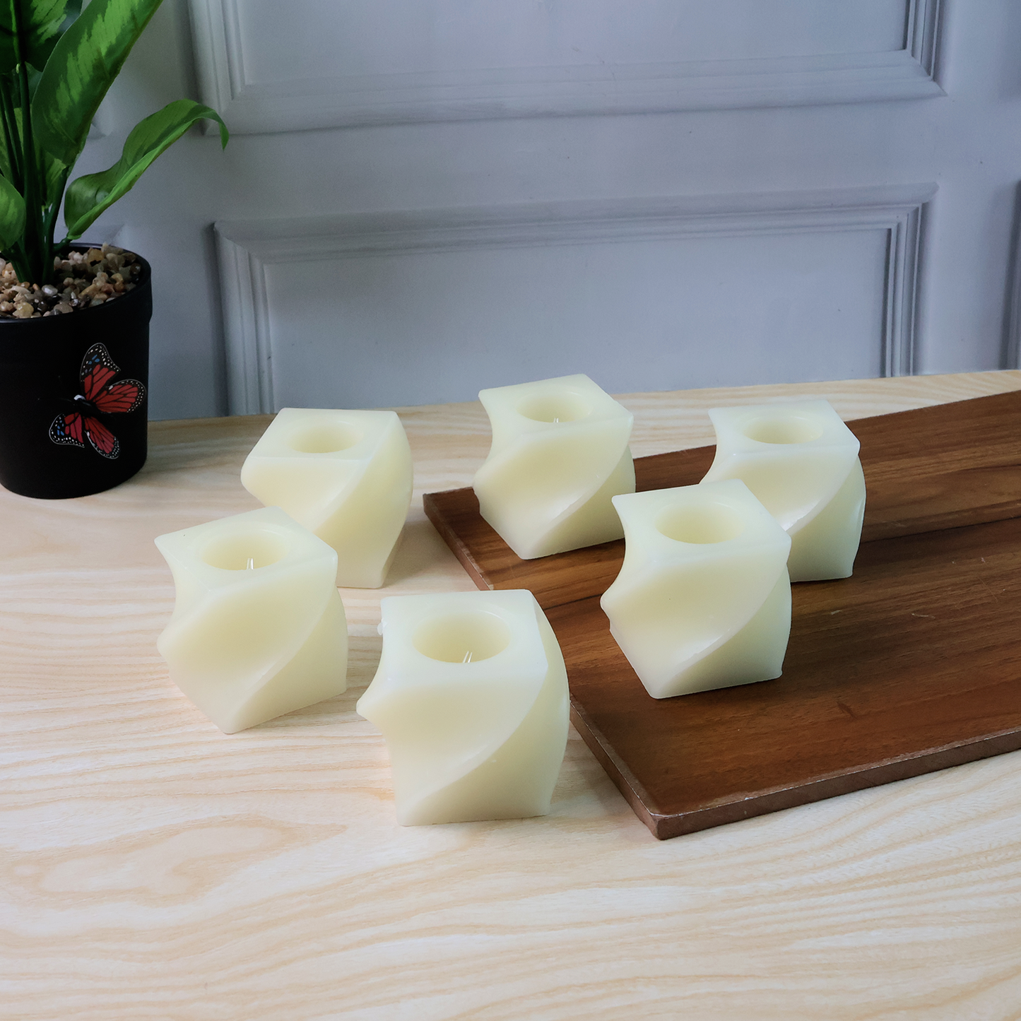 Set of 6 LED Flameless Decorative Candles ��� Square Shape Tealight