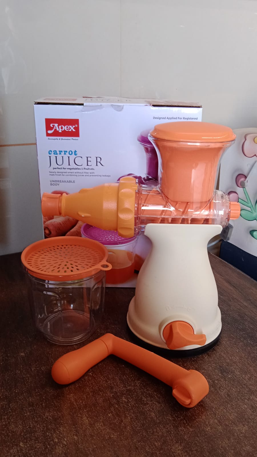 Apex Manual Carrot and Fruit Juicer ��� Heavy-Duty (1 Pc With
