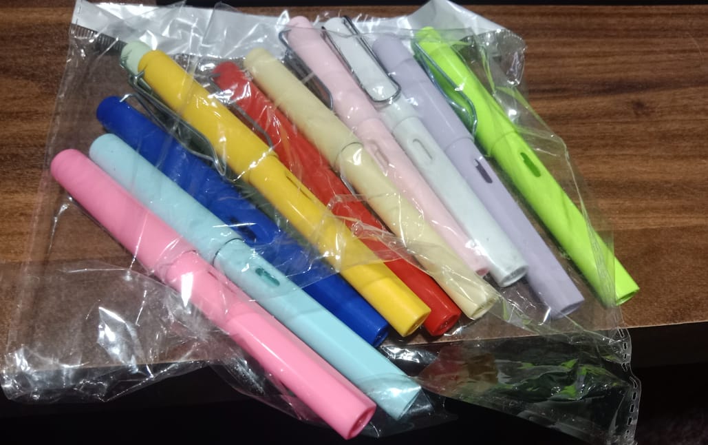 2-in-1 Everlasting Magic Pencil with Replaceable Eraser ��� Inkless, Reusable, Portable (1 Pc / Mix