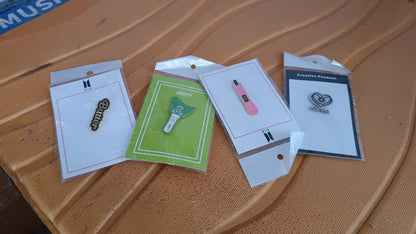 Stylish Metal Badge Pin ��� Single Piece (Random D